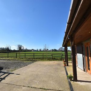 Oak Tree Stables Cottage Birmingam Exterior photo