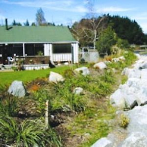 Tongariro Riverside B&B Turangi Exterior photo