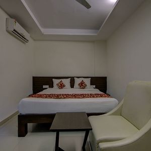 Oyo 15108 Hotel Galaxy Inn Hyderabad Exterior photo