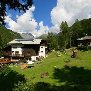 Albergo Villa Anna Maria Champoluc Exterior photo