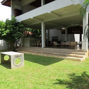 Hundira Villa Negombo Exterior photo