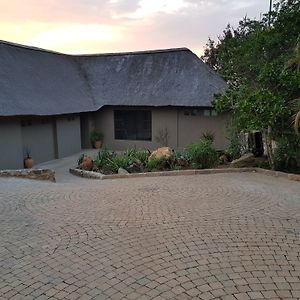 Oluchi Lodge Mbombela Exterior photo
