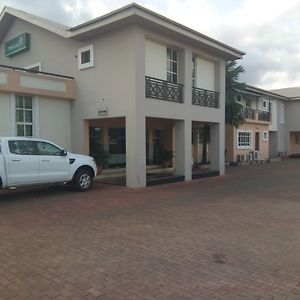 Neocourts Hotel Enugu Exterior photo