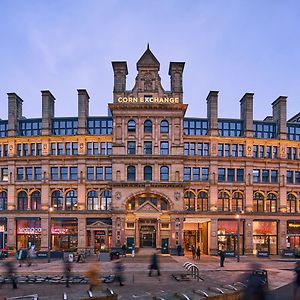 Roomzzz Manchester Victoria Exterior photo