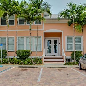 Hemingway Hideaway Villa Stock Island Exterior photo