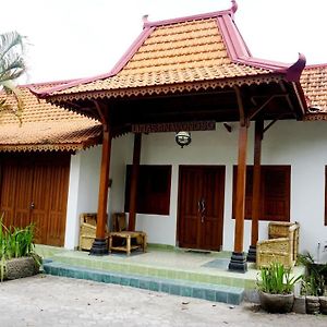 Apartamento Limasan Wongso Cebongan Exterior photo