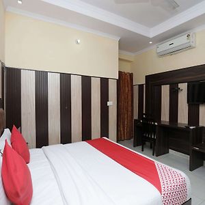 Hotel Oyo 14017 Abhinandan Residency Dehradun Exterior photo