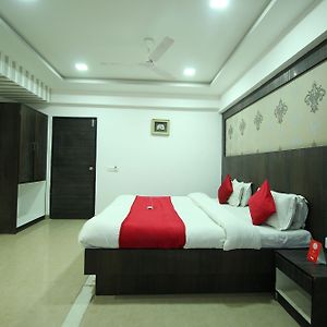 Oyo Rooms Gurdwara Sg Highway 2 Ahmedabad Exterior photo