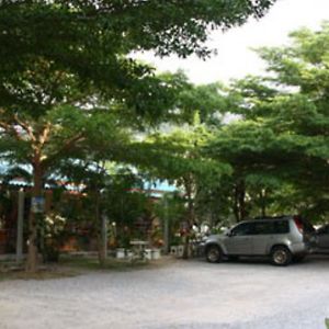 Sinaree Bansuan Resort Prachuap Khiri Khan Exterior photo