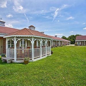 Hotel Super 8 By Wyndham Cave City Exterior photo