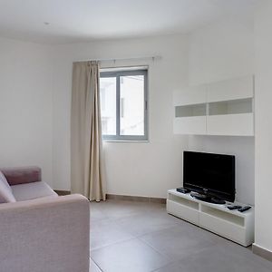 Cozy 1 Bedroom Apartment In St Julians, Best Location Tal-Franciz Exterior photo