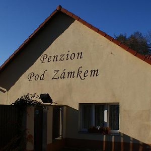 Hotel Penzion Pod Zámkem Průhonice Exterior photo