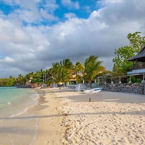 Ocean Bay Luxury Beach Villa Grand Baie Exterior photo