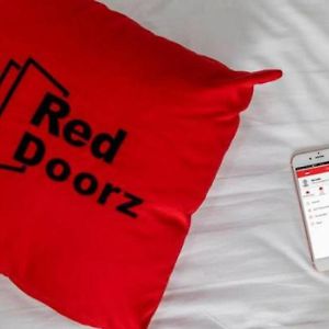 Hotel RedDoorz Plus near UNIMED Medan Exterior photo