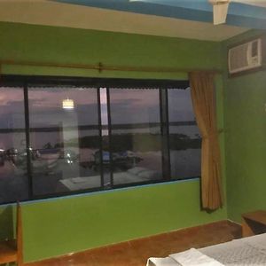 Amazon Dream Hostel With Ac And Starlink Iquitos Exterior photo