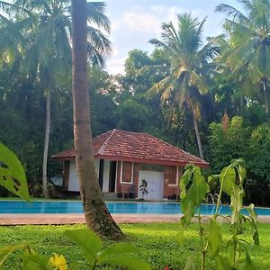 Soba Lanka Holiday Resort Melsiripura Exterior photo