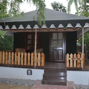 Gulmohar Sariska Resort Bairāt Exterior photo