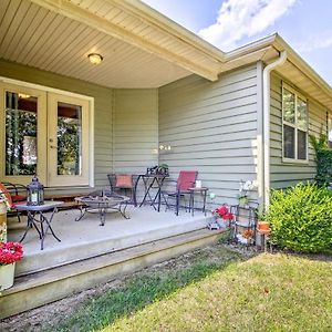Pet-Friendly Home With Yard 9 Mi To Table Rock Lake Blue Eye Exterior photo