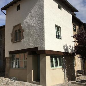 Gite La Maison Toute De Travers Villa Le Malzieu-Ville Exterior photo