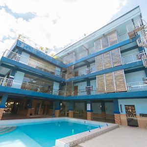 Reddoorz Premium @ Casa Ghilda Resort Olongapo City Exterior photo