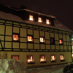 Hotel Dreibettzimmer-In-Wiesa Thermalbad Wiesenbad Exterior photo