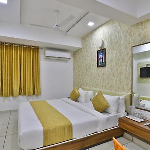 Hotel Shaligram Ahmedabad Exterior photo