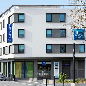 Hotel ibis budget Saint Quentin Yvelines - Vélodrome Montigny-le-Bretonneux Exterior photo