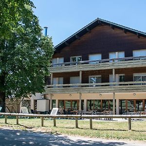 Hotel Vacancéole - Chalet Les Crozats Lons-le-Saunier Exterior photo