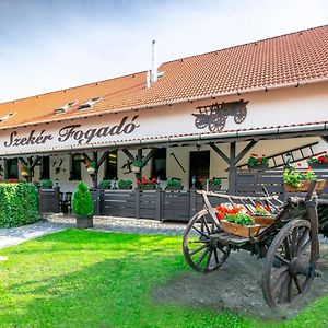 Szekér Fogadó Bed and Breakfast Bátonyterenye Exterior photo