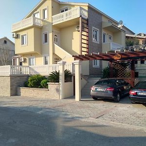 Apartments Sandra Tivat Exterior photo