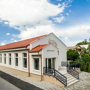 Hotel Am Kastiel Penzion Rimavská Sobota Exterior photo