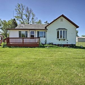 Sawyer Home With Huge Yard - 1 Mile To Lake Michigan! Exterior photo