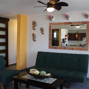 Cande'S Apartments Isla Mujeres Exterior photo