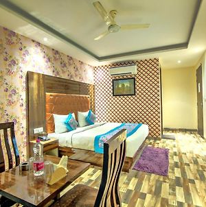 Hotel Hsp Suites - Near Delhi Airport Nueva Delhi Exterior photo
