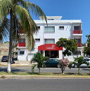 Hotel Lb Manzanillo Exterior photo