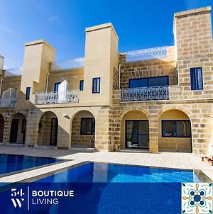 Fiftyfour West Boutique Living Bed and Breakfast Għarb Exterior photo