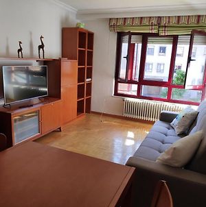 Amplio apartamento con todas las comodidades en Oviedo Exterior photo