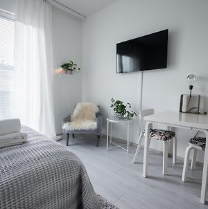 Compact High Quality Top Floor Studio In Perfect Location Apartamento Oulu Exterior photo