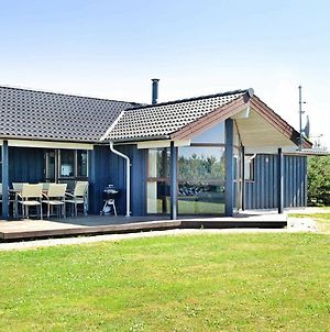Attractive Holiday Home In Hemmet With Whirlpool Exterior photo