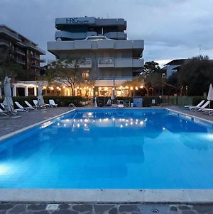 Hotel Residenza Giardino Bellaria-Igea Marina Exterior photo