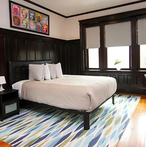 A Stylish Stay W/ A Queen Bed, Heated Floors.. #37 Brookline Exterior photo