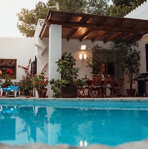 Villa en Cala Morell con piscina privada en el bosque Exterior photo