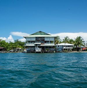 Los Balcones Over The Sea Hotel Bocas del Toro Exterior photo
