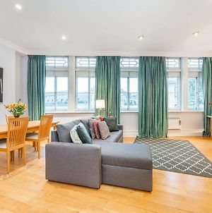 Modern 1Br Apartment With Terrace 3 Mins From Trafalgar Square Londres Exterior photo