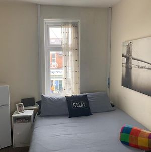 Comfy Double Room Close To The Station Watford  Exterior photo