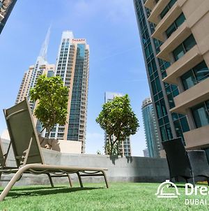 Dream Inn Dubai Apartments - 29 Boulevard Private Garden Exterior photo