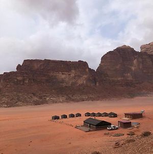 Star Walk Camp & Tours Hotel Wadi Rum Exterior photo