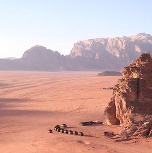 Desert Bird Camp Bed and Breakfast Wadi Rum Exterior photo