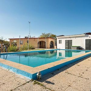 Amazing Home In Sanlucar La Mayor With Wifi, 3 Bedrooms And Outdoor Swimming Pool Exterior photo