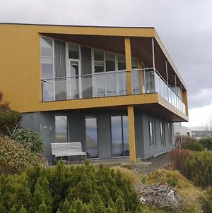 Large apartment with fabulous view of Tórshavn Exterior photo